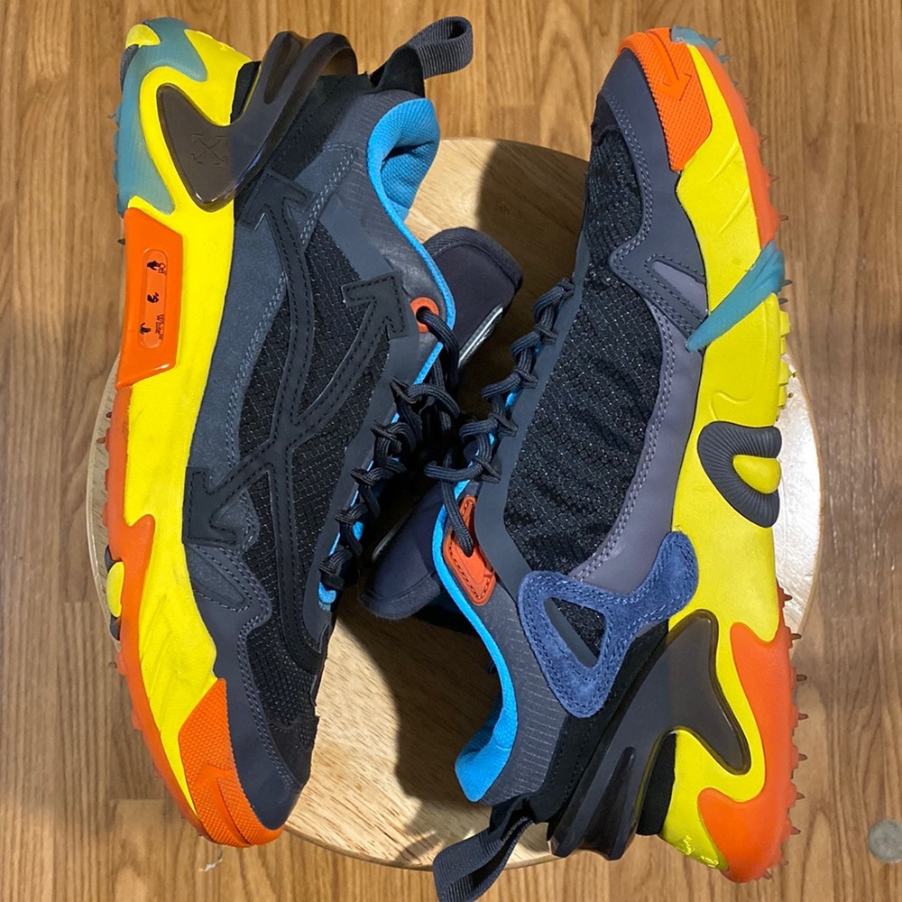 Off-White Odsy-2000
Multicolor AW20